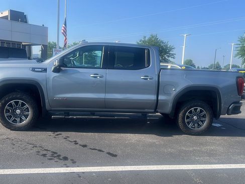 Used 2024 GMC Sierra 1500 AT4 w/ Technology Package AWD/4WD image 14