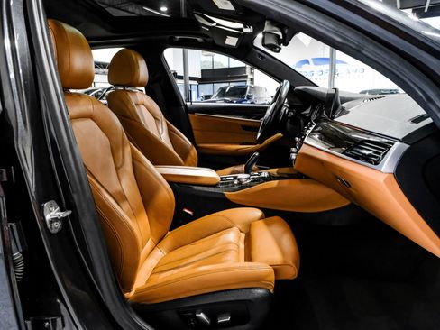 Used 2019 BMW 540i w/ M Sport Package image 47