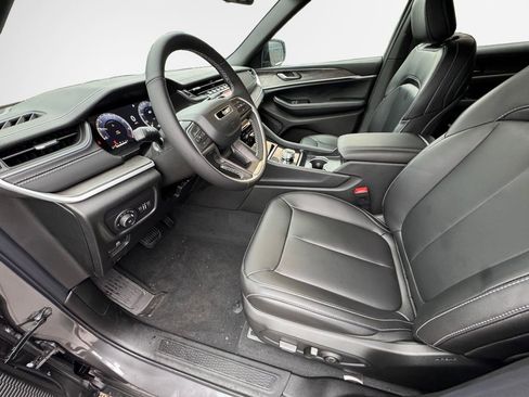 New 2025 Jeep Grand Cherokee L Limited w/ Black Appearance Package image 25