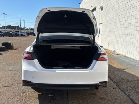 Used 2023 Toyota Camry LE image 27