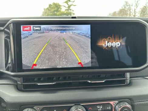 Used 2024 Jeep Wrangler Unlimited Rubicon 392 image 25