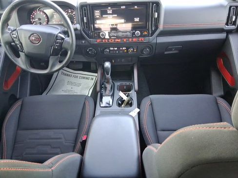 Certified 2025 Nissan Frontier PRO-4X image 9