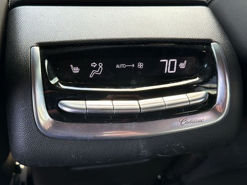 Used 2024 Cadillac XT6 Premium Luxury w/ Technology Package FWD image 29