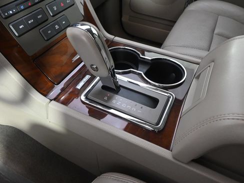 Used 2014 Lincoln Navigator 4WD image 33