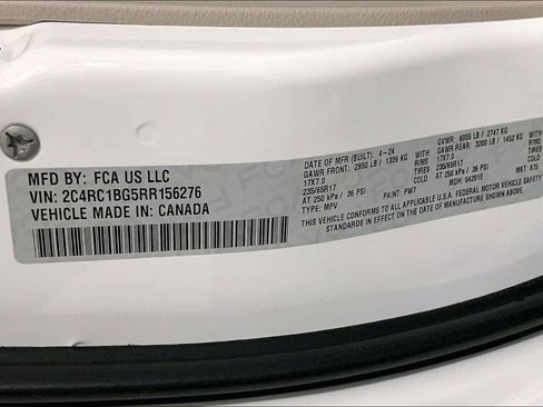 Used 2024 Chrysler Pacifica Touring-L FWD image 31