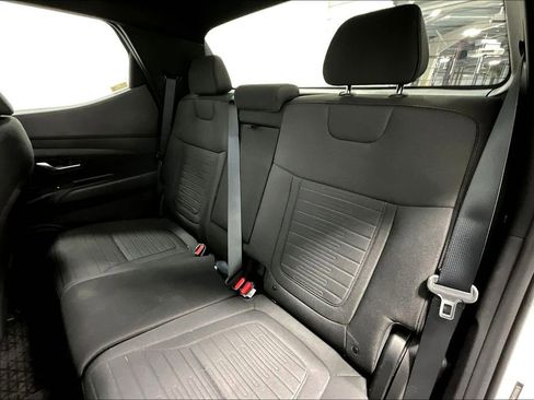 Used 2025 Hyundai Santa Cruz SE image 33