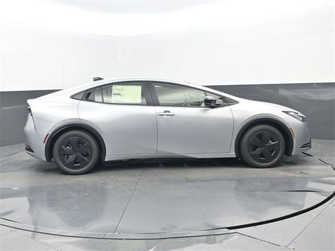 New 2026 Toyota Prius LE image 2