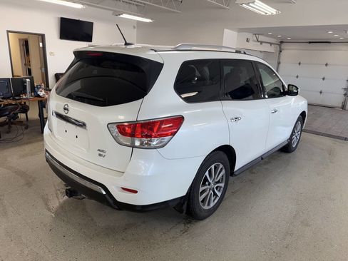 Used 2015 Nissan Pathfinder SL image 10