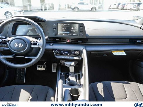 New 2025 Hyundai Elantra Sport FWD image 14