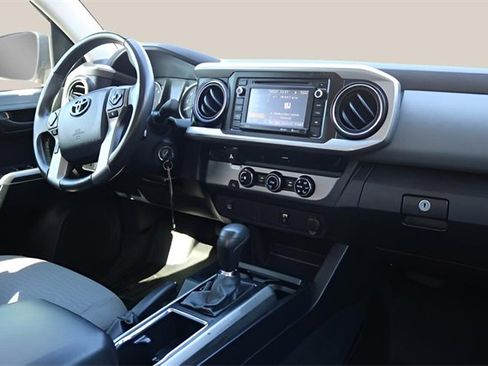 Used 2017 Toyota Tacoma SR5 image 17