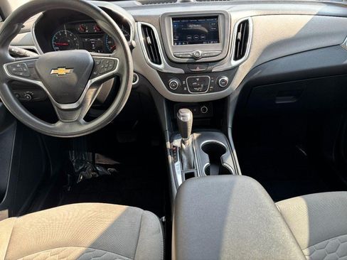 Used 2019 Chevrolet Equinox LS FWD image 14