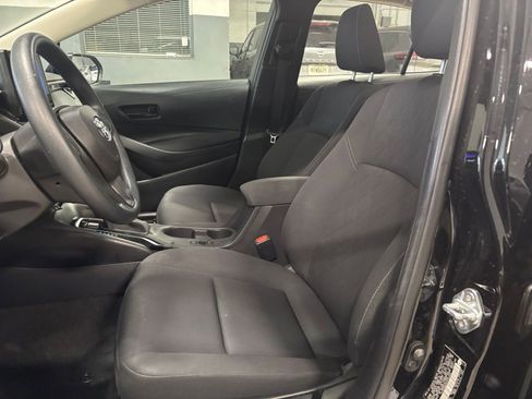 Used 2025 Toyota Corolla LE image 35