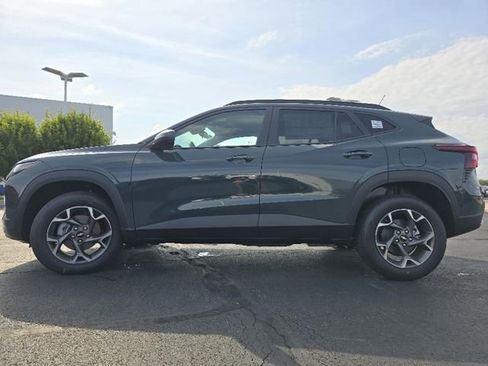 Certified 2025 Chevrolet Trax LT w/ Driver Confidence Package image 13