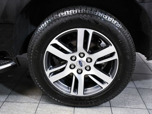 Used 2023 Ford Expedition Limited AWD/4WD image 9