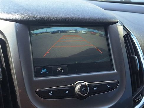 Used 2017 Chevrolet Cruze LT w/ Convenience Package image 24