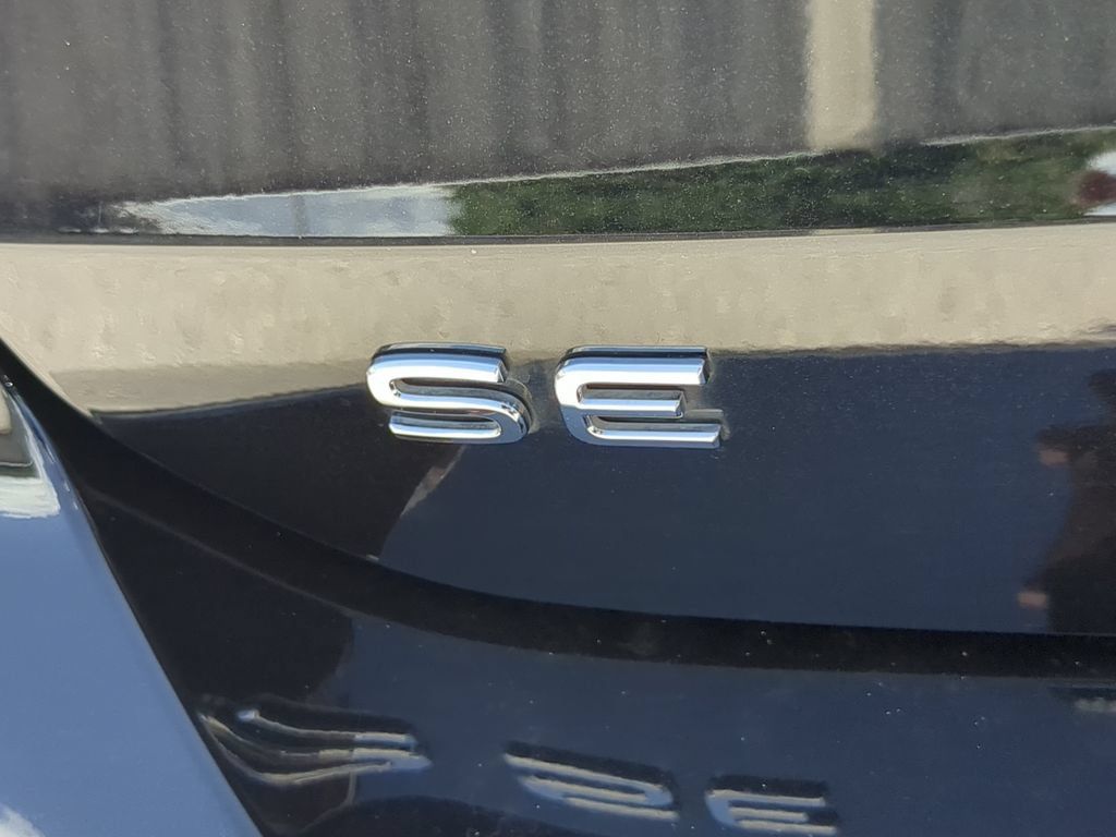 Certified 2022 Volkswagen Taos SE FWD image 10