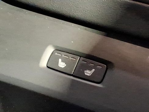 Used 2025 Volvo XC60 B5 Plus image 13