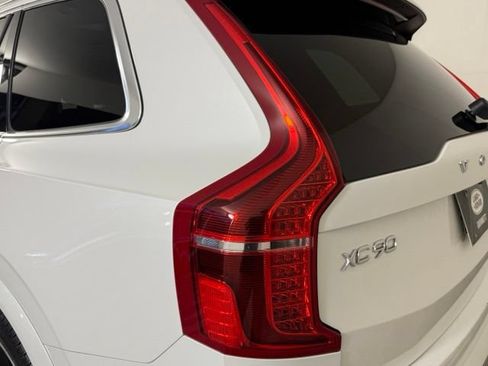 Used 2021 Volvo XC90 T6 Momentum w/ Advanced Package AWD/4WD image 13