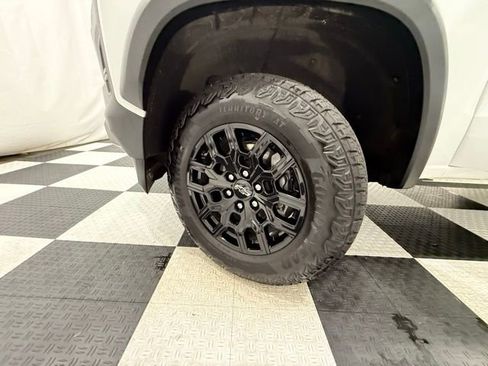 Used 2024 Chevrolet Colorado Trail Boss image 9