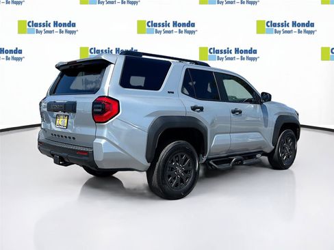 Used 2025 Toyota 4Runner SR5 AWD/4WD image 8