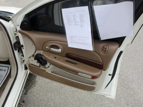 Used 2000 Chrysler 300M image 15