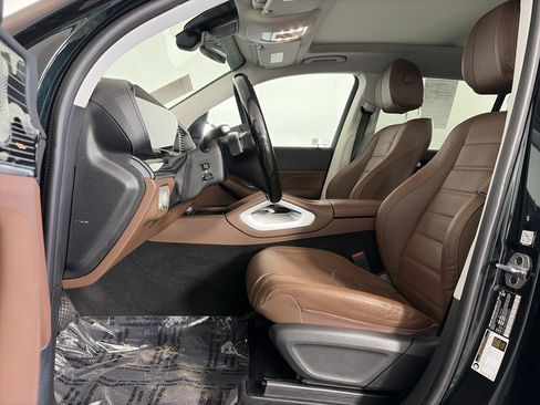 Used 2024 Mercedes-Benz GLS 450 4MATIC image 6