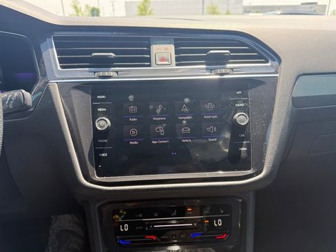 Used 2022 Volkswagen Tiguan SE R-Line AWD/4WD image 19