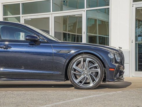 New 2026 Bentley Flying Spur Plug-In Hybrid image 13