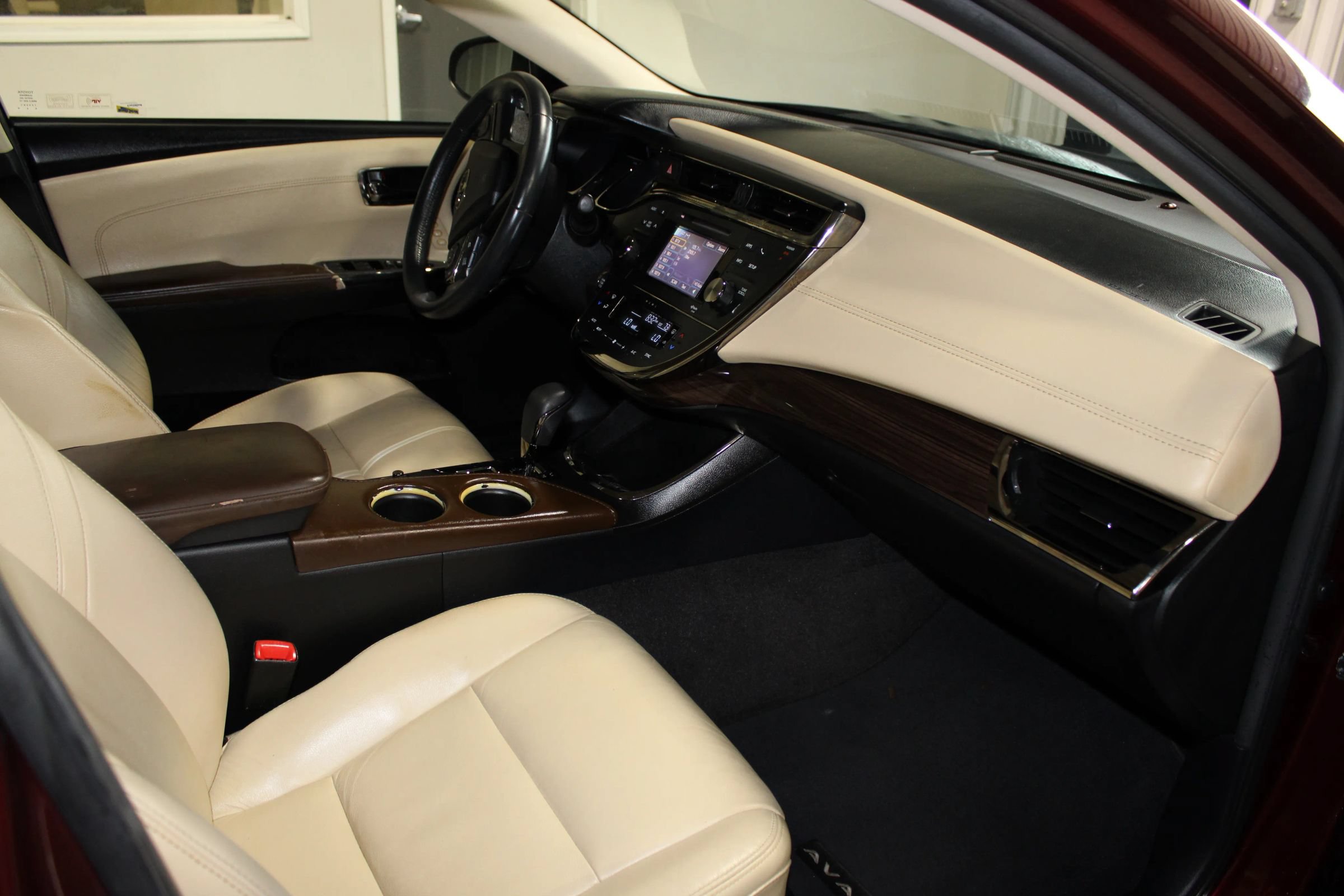 Used 2014 Toyota Avalon XLE Touring FWD image 30