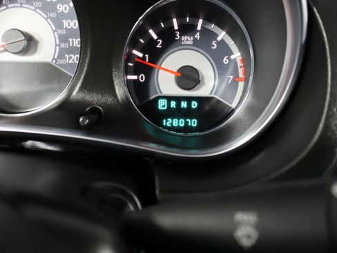 Used 2014 Chrysler 200 Touring FWD image 15