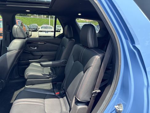 Used 2024 Honda Pilot TrailSport image 32