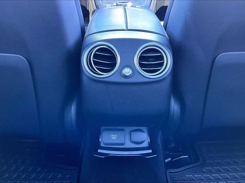 Used 2019 Mercedes-Benz GLC 300 image 33