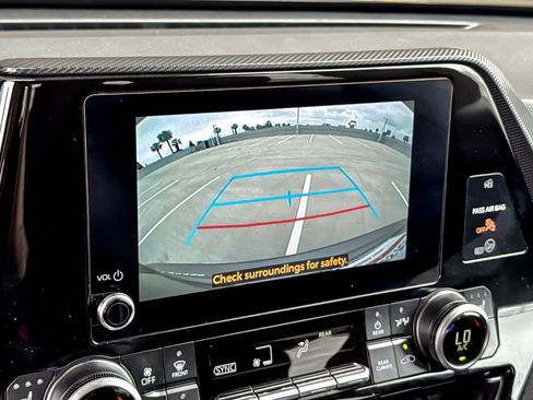 Certified 2025 Toyota Highlander XSE image 19