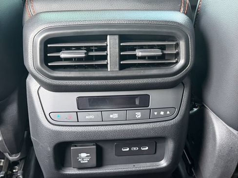 Used 2024 Honda Pilot TrailSport image 15