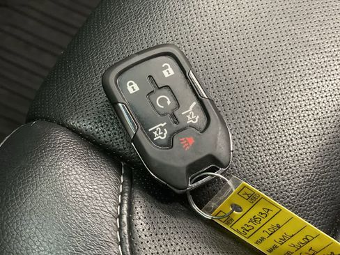 Used 2016 GMC Yukon SLT w/ Open Road Package image 27