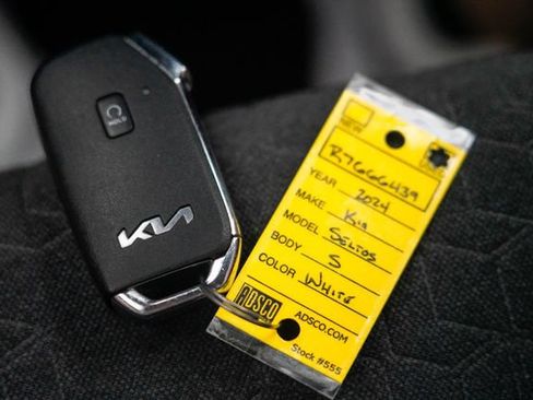 Used 2024 Kia Seltos S FWD image 35