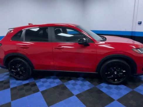 Certified 2024 Honda HR-V Sport image 9