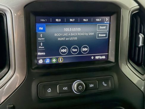 Used 2020 Chevrolet Silverado 1500 Custom w/ Custom Value Package RWD image 17