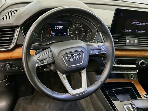 Used 2023 Audi Q5 2.0T Premium w/ Convenience Package AWD/4WD image 18