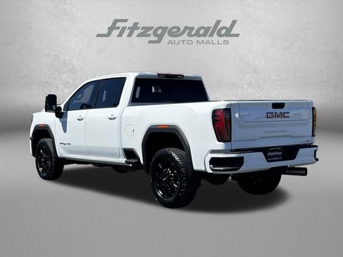 Used 2025 GMC Sierra 2500 AT4 image 8