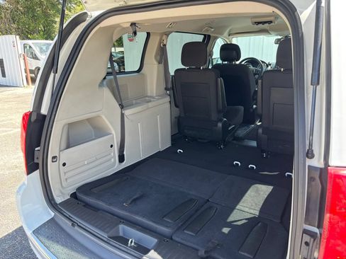Used 2019 Dodge Grand Caravan SE w/ UConnect Hands-Free Group FWD image 63