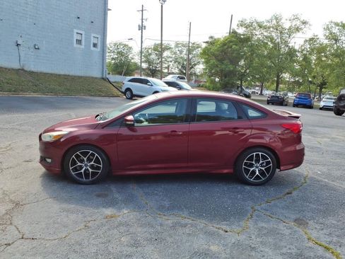 Used 2015 Ford Focus SE w/ SE Ecoboost Package FWD image 8