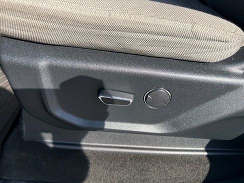 Used 2017 Ford F250 XLT w/ XLT Premium Package image 15