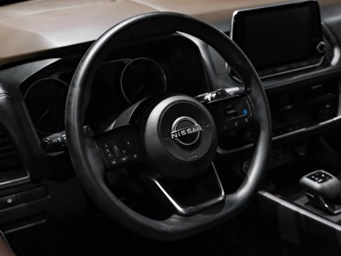 Used 2022 Nissan Rogue SV FWD image 12