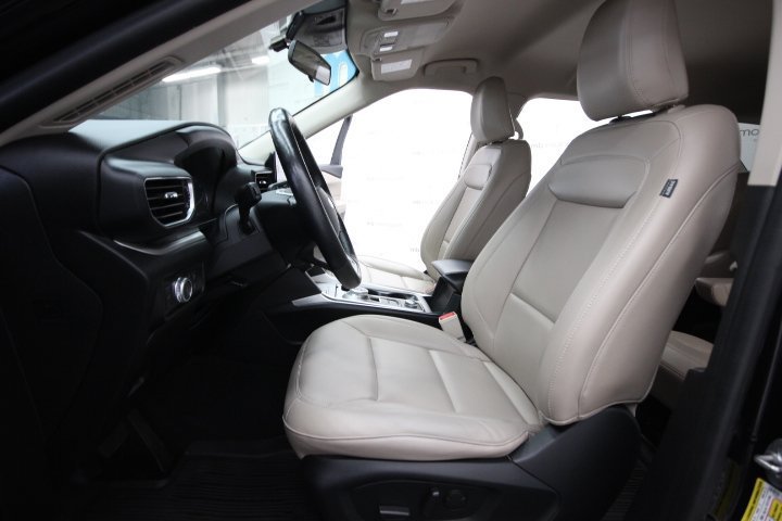 Used 2022 Ford Explorer XLT w/ Equipment Group 202A AWD/4WD image 13