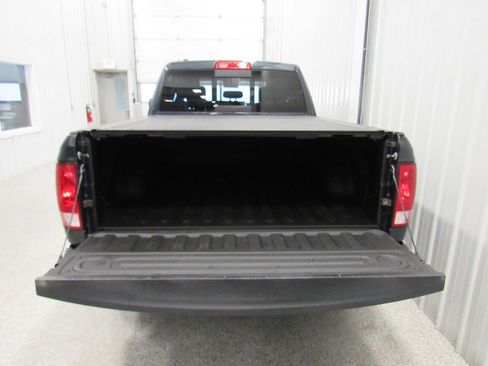 Used 2019 RAM 1500 Classic SLT AWD/4WD image 15