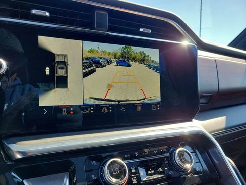 Certified 2024 GMC Sierra 2500 Denali Ultimate image 32