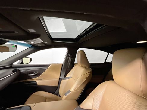 Used 2019 Lexus ES 350 w/ Premium Package image 21