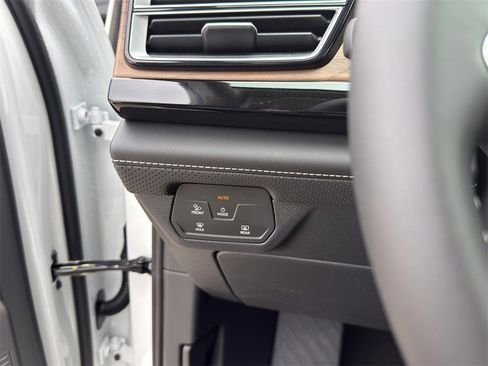 New 2026 Volkswagen Atlas SE image 21