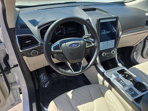 Used 2023 Ford Edge Titanium w/ Class II Trailer Tow Package AWD/4WD image 18